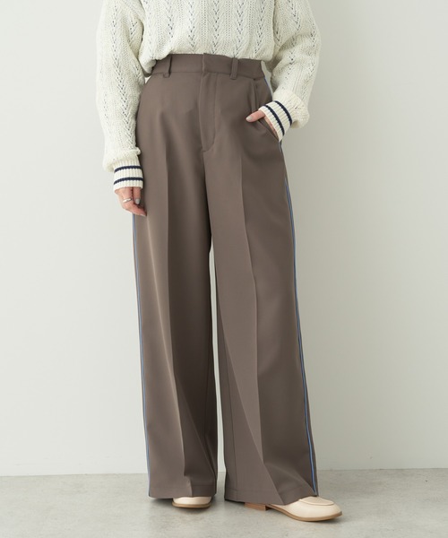 earth music&ecology（アースミュージックアンドエコロジー）の「サイドラインパンツ（その他パンツ・レディース・ダークブラウン/ベージュ/ブルー・S/M）」の2枚目の写真