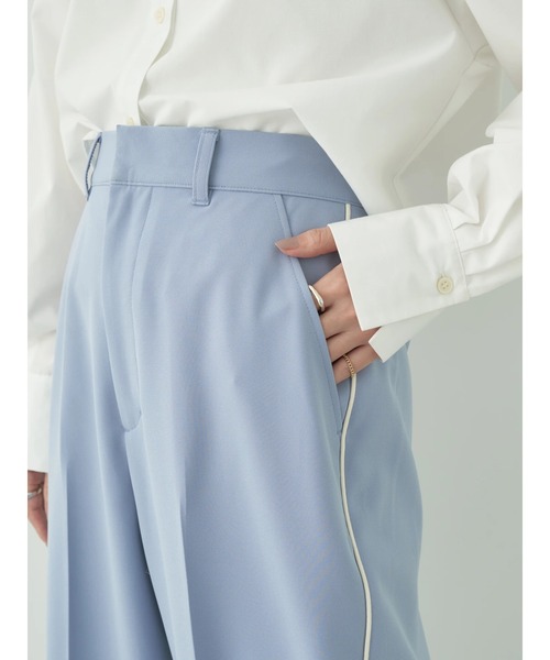 earth music&ecology（アースミュージックアンドエコロジー）の「サイドラインパンツ（その他パンツ・レディース・ダークブラウン/ベージュ/ブルー・S/M）」の4枚目の写真