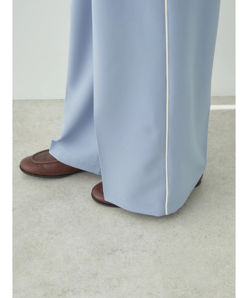 earth music&ecology（アースミュージックアンドエコロジー）の「サイドラインパンツ（その他パンツ・レディース・ダークブラウン/ベージュ/ブルー・S/M）」の6枚目の写真