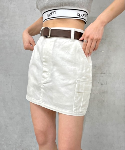 WHO'S WHO gallery（フーズフーギャラリー）の「カーゴミニスカート（スカート・レディース・カーキ/ベージュ/ブラック/ブルー/サックスブルー/ブラック系その他/オフホワイト・FREE）」の2枚目の写真