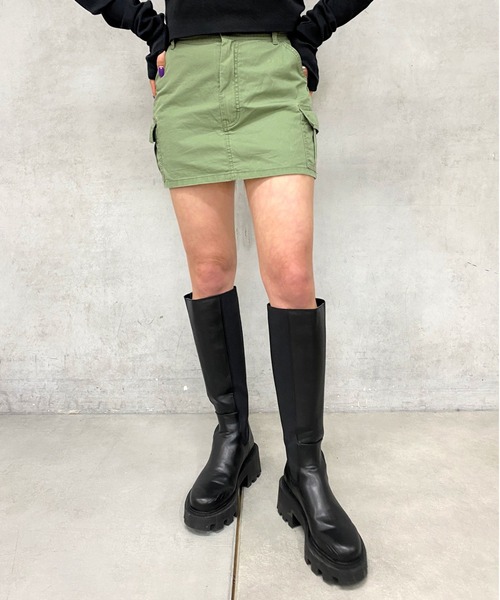 WHO'S WHO gallery（フーズフーギャラリー）の「カーゴミニスカート（スカート・レディース・カーキ/ベージュ/ブラック/ブルー/サックスブルー/ブラック系その他/オフホワイト・FREE）」の13枚目の写真