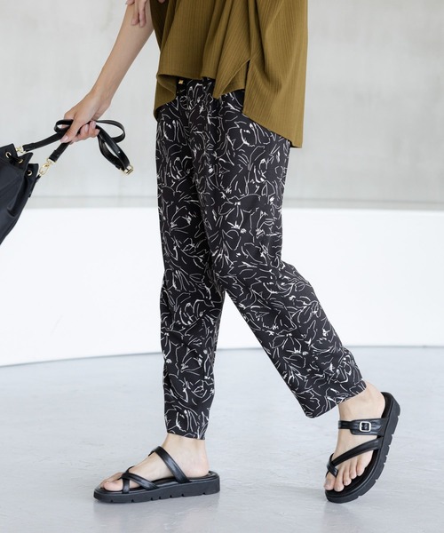 Elura（エルーラ）の「サラサラサマーテーパードパンツ/163380（その他パンツ・レディース・グリーン系その他4/ブラック/ネイビー/ライトピンク/ホワイト/ダークブラウン/ホワイト系その他5/ダークネイビー/グレー系その他7/カーキ/グリーン系その他・SMALL/MEDIUM/LARGE/X-LARGE）」の4枚目の写真