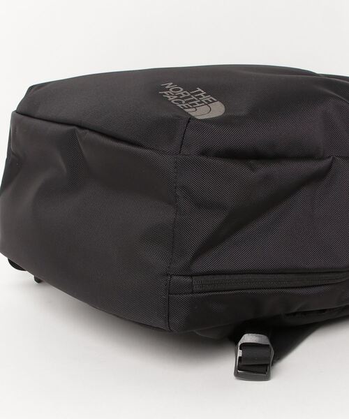 THE NORTH FACE（ザノースフェイス）の「ザ・ノースフェイス / シャトルデイパック NM82329 （ユニセックス）（バックパック/リュック・メンズ・ブラック・ONE SIZE）」の3枚目の写真