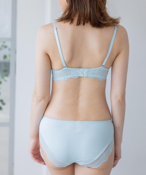 fran de lingerie（フランデランジェリー）の「レース・オン・レースの繊細ランジェリーすっきりラインの谷間メイクブラ 「シャンドフルール」 ブラジャー（ブラ&ショーツ・レディース・ミント/オレンジ/アイボリー・B75/C70/D65/E70/F65/F75/B70/C65/D70/E65/E75/G65/G75/C75/F70/B65/D75/G70）」の8枚目の写真