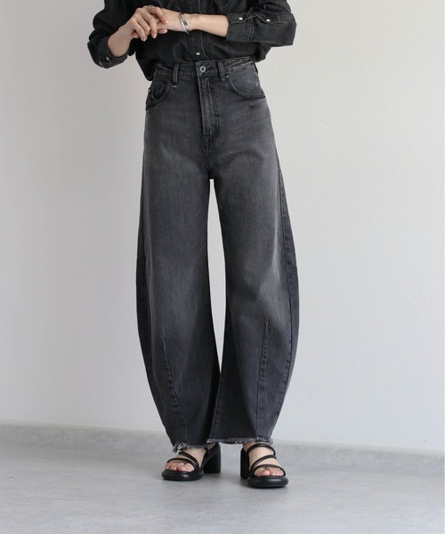 cepo（セポ）の「デニムカーブパンツ（デニムパンツ・レディース・ブルー系1/ブラック・S/M/L）」の6枚目の写真