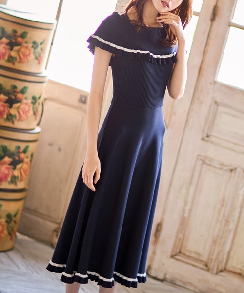 配色ライン入りフリル付きケープライクシャリ感ニットワンピース　ベージュ tocco closet（トッコ クローゼット）の「配色ライン入りフリル