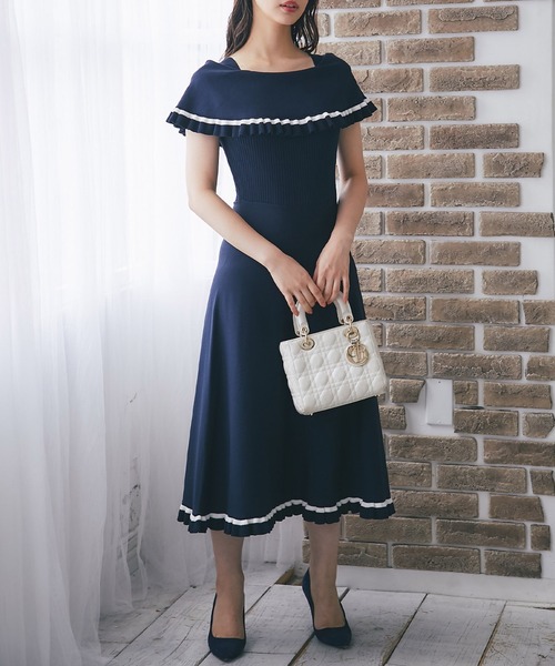 配色ライン入りフリル付きケープライクシャリ感ニットワンピース　ベージュ tocco closet（トッコ クローゼット）の「配色ライン入りフリル