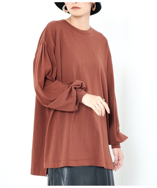 Settimissimo（セッティミッシモ）の「バックタックボリュームスリーブロングTシャツ（Tシャツ/カットソー・レディース・アイボリー/スミクロ/ブラウン・FREE）」の8枚目の写真