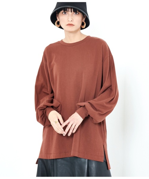 Settimissimo（セッティミッシモ）の「バックタックボリュームスリーブロングTシャツ（Tシャツ/カットソー・レディース・アイボリー/スミクロ/ブラウン・FREE）」の10枚目の写真