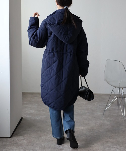 sakishimatokyo（サキシマトーキョー）の「【選べる着丈】中綿ダイヤキルティングコート＜フード部分取外し可能＞ /パディング（ノーカラーコート・レディース・アイボリー/ネイビー/ブラック/ブラック系その他/ブルー系その他/ホワイト系その他・FREE）」の17枚目の写真