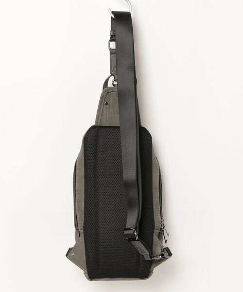 Misto Forza（ミストフォルツァ）の「スウェード調 合皮 ボディバッグ（ボディバッグ/ウエストポーチ・メンズ・ネイビー/ブラック/グレー・ﾌﾘ-）」の4枚目の写真