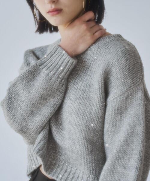 coen（コーエン）の「スパンコールクルーネックニット（ニット/セーター・レディース・ベージュ/ライトグレー/ネイビー・L/M）」の2枚目の写真