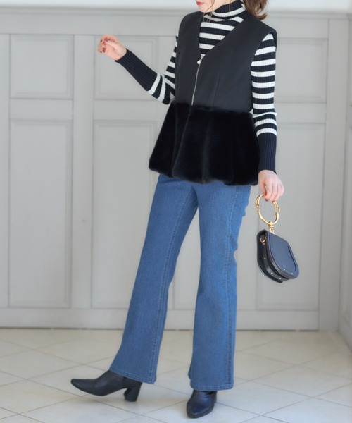 tocco closet(トッコ クローゼット)の「パールファスナーチャーム付きファー切り替えペプラムジレ(ベスト・レディース・ブラック/アイボリー/キャメル・M)」の15枚目の写真