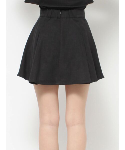 GYDA（ジェイダ）の「Fine コーデュロイ フレアスカートライク ショートパンツ（スカート・レディース・ブラック/ベージュ・FREE）」の3枚目の写真