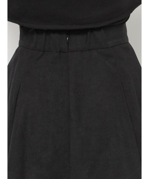 GYDA（ジェイダ）の「Fine コーデュロイ フレアスカートライク ショートパンツ（スカート・レディース・ブラック/ベージュ・FREE）」の5枚目の写真