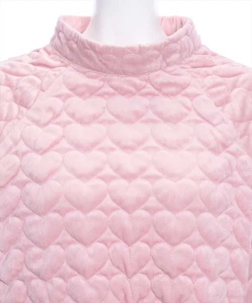 clear（クリア）の「ハートキルティングショート丈トップス[セットアップ可能]（スウェット・レディース・ブラック/グレイッシュベージュ/アイボリー/ピンク・F）」の9枚目の写真