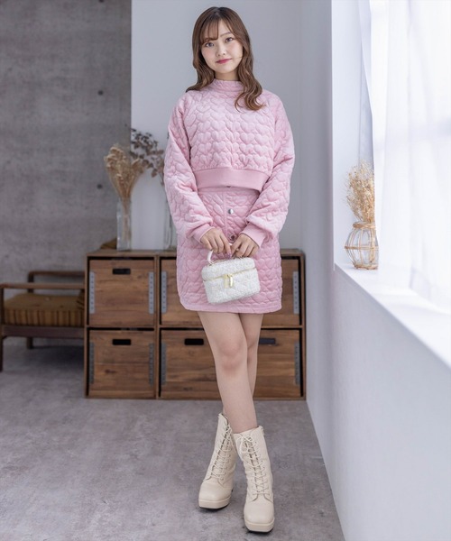 clear（クリア）の「ハートキルティングショート丈トップス[セットアップ可能]（スウェット・レディース・ブラック/グレイッシュベージュ/アイボリー/ピンク・F）」の13枚目の写真