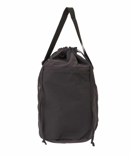 a.v.v（アーヴェヴェ）の「【ユニセックス】ドローストリングショルダーバッグ（ショルダーバッグ・メンズ・ブラック・46）」の4枚目の写真