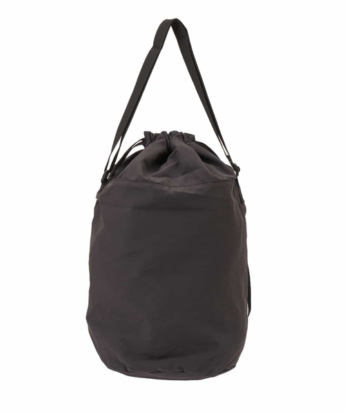 a.v.v（アーヴェヴェ）の「【ユニセックス】ドローストリングショルダーバッグ（ショルダーバッグ・メンズ・ブラック・46）」の6枚目の写真