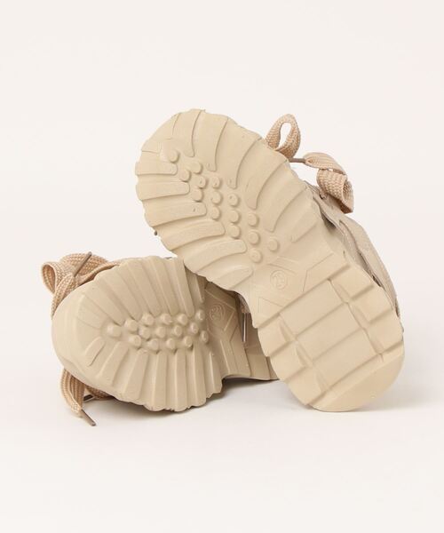 URBAN CHERRY（アーバンチェリー）の「ダブルレースデザインボリュームソールダッドシューズ（スニーカー・キッズ・ベージュ/ホワイト・20.0cm/19.0cm/18.0cm/21.0cm/17.0cm）」の17枚目の写真