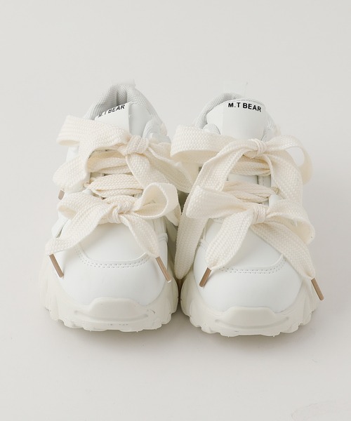 URBAN CHERRY（アーバンチェリー）の「ダブルレースデザインボリュームソールダッドシューズ（スニーカー・キッズ・ベージュ/ホワイト・20.0cm/19.0cm/18.0cm/21.0cm/17.0cm）」の8枚目の写真