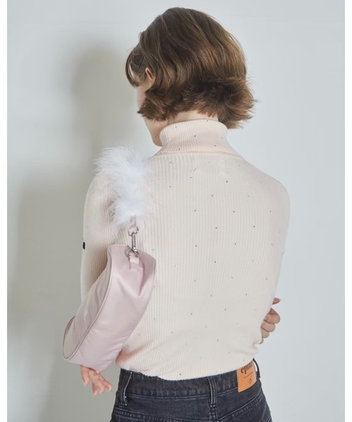 epine（エピヌ）の「epine feather shoulder satin bag（ハンドバッグ