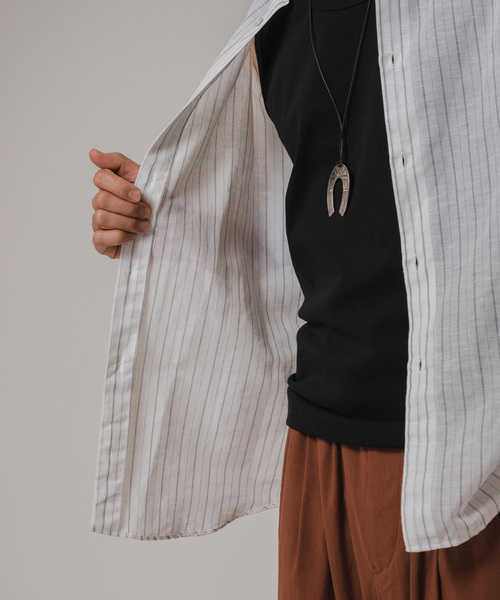 EDIFICE（エディフィス）の「コットン/リネン ストライプ セミレギュラーカラーシャツ（シャツ/ブラウス・メンズ・ホワイト/ブルー系その他・SMALL/MEDIUM/LARGE/X-LARGE）」の17枚目の写真