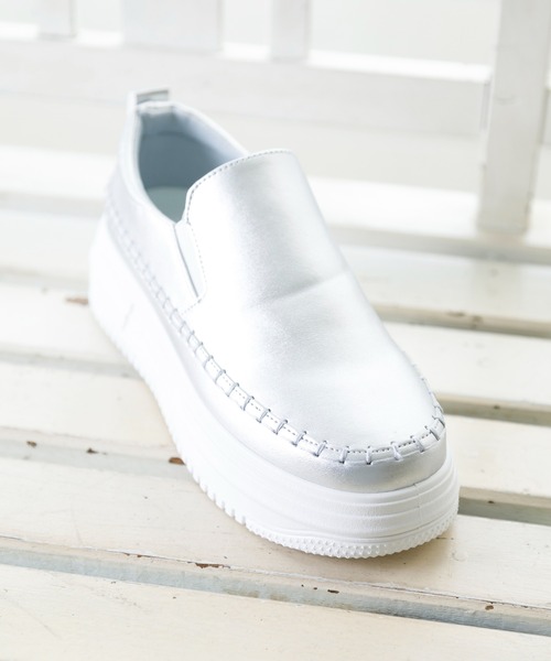 Noubel Voug Relax（ヌーベルヴォーグリラックス）の「ステッチデザイン　ボリュームソール　スリッポンスニーカー（スリッポン・レディース・ホワイト/ブラック/シルバー・S/M/L/LL/3L）」の12枚目の写真