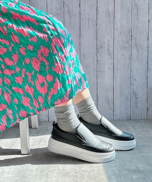 Noubel Voug Relax（ヌーベルヴォーグリラックス）の「ステッチデザイン　ボリュームソール　スリッポンスニーカー（スリッポン・レディース・ホワイト/ブラック/シルバー・S/M/L/LL/3L）」の20枚目の写真