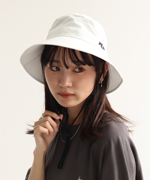 FILA(フィラ)の「【FILA/フィラ】FLW NECK GUARD HAT/ワンポイント刺繍ロゴ ネックガード付 バケットハット(ハット・メンズ・ベージュ/グレー/ライトブルー/ホワイト/ブラック・FREE)」の6枚目の写真