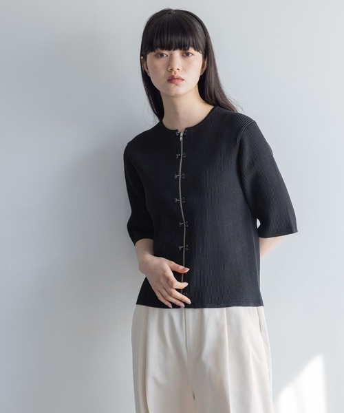 yuw(ユウ)の「ホックZIPカーディガン/SS 108242(カーディガン/ボレロ・レディース・ブラック/ホワイト/ブルー・FREE)」の8枚目の写真