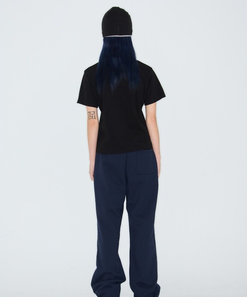 LUVISTRUE(ラヴイズトゥルー)の「BASIC LOGO TEE(Tシャツ/カットソー・レディース・ブラック/ホワイト・FREE)」の5枚目の写真