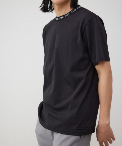 AZUL by moussy(アズールバイマウジー)の「ネックジャガードロゴ半袖Tシャツ(Tシャツ/カットソー・メンズ・ホワイト/ブラック・MEDIUM/LARGE)」の1枚目の写真