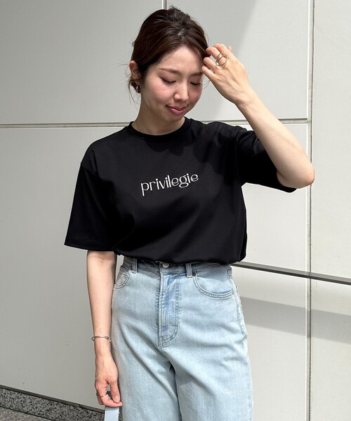 UNFILO（アンフィーロ）の「BEAUTY FORM ロゴ刺繍 半袖Tシャツ（Tシャツ/カットソー・レディース・ダークブラウン系1/ベージュ系1/ホワイト系1/グレー系1/ブラック系1/ホワイト系2・XX-LARGE/X-LARGE）」の3枚目の写真