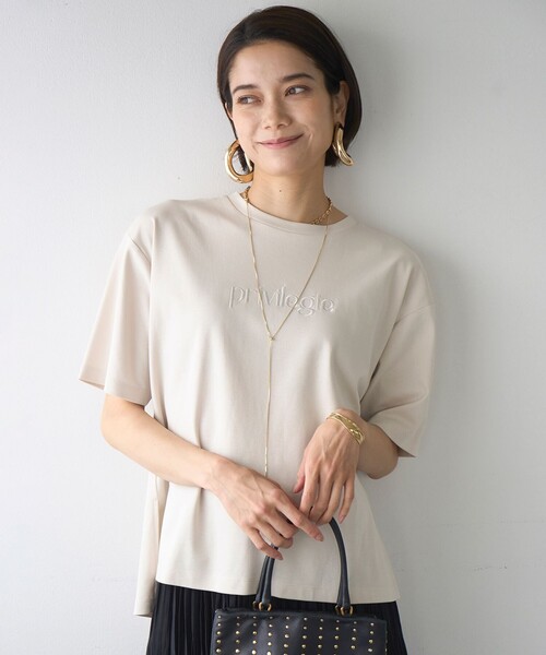 UNFILO（アンフィーロ）の「BEAUTY FORM ロゴ刺繍 半袖Tシャツ（Tシャツ/カットソー・レディース・ダークブラウン系1/ベージュ系1/ホワイト系1/グレー系1/ブラック系1/ホワイト系2・XX-LARGE/X-LARGE）」の14枚目の写真