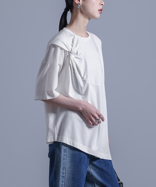 kOhAKU(コハク)の「【機能素材】『ねじりアシメTシャツ』(Tシャツ/カットソー・レディース・ブラック/グレイッシュブルー/オフホワイト/チャコール・2/1)」の18枚目の写真