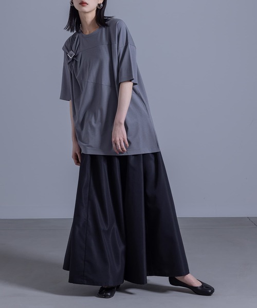 kOhAKU(コハク)の「【機能素材】『ねじりアシメTシャツ』(Tシャツ/カットソー・レディース・ブラック/グレイッシュブルー/オフホワイト/チャコール・2/1)」の11枚目の写真