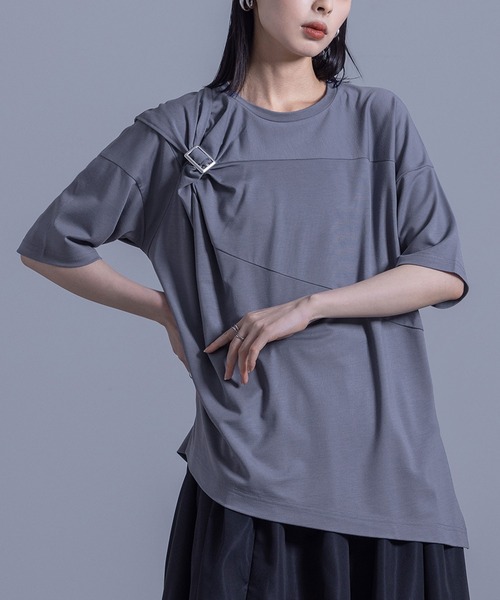 kOhAKU(コハク)の「【機能素材】『ねじりアシメTシャツ』(Tシャツ/カットソー・レディース・ブラック/グレイッシュブルー/オフホワイト/チャコール・2/1)」の9枚目の写真