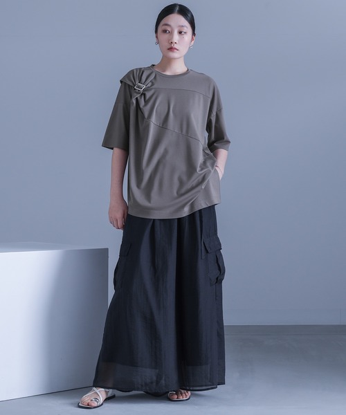 kOhAKU(コハク)の「【機能素材】『ねじりアシメTシャツ』(Tシャツ/カットソー・レディース・ブラック/グレイッシュブルー/オフホワイト/チャコール・2/1)」の8枚目の写真