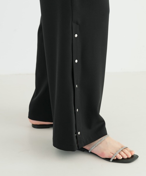 URBAN RESEARCH（アーバンリサーチ）の「キャミサロペット（サロペット/オーバーオール・レディース・ベージュ/ブラック・FREE）」の8枚目の写真