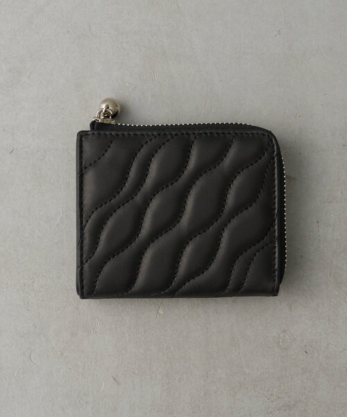 Beau're（ヴュレ）の「【BEAURE　ビュレ】ウェーブキルティング 2つ折りウォレット（財布・レディース・ブラック/ピンク/シルバー/ライトベージュ・0）」の14枚目の写真