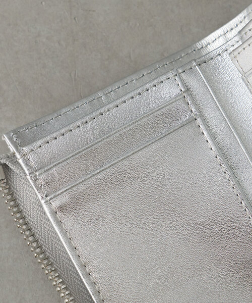 Beau're（ヴュレ）の「【BEAURE　ビュレ】ウェーブキルティング 2つ折りウォレット（財布・レディース・ブラック/ピンク/シルバー/ライトベージュ・0）」の8枚目の写真