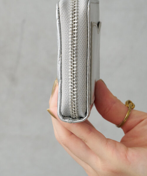 Beau're（ヴュレ）の「【BEAURE　ビュレ】ウェーブキルティング 2つ折りウォレット（財布・レディース・ブラック/ピンク/シルバー/ライトベージュ・0）」の13枚目の写真