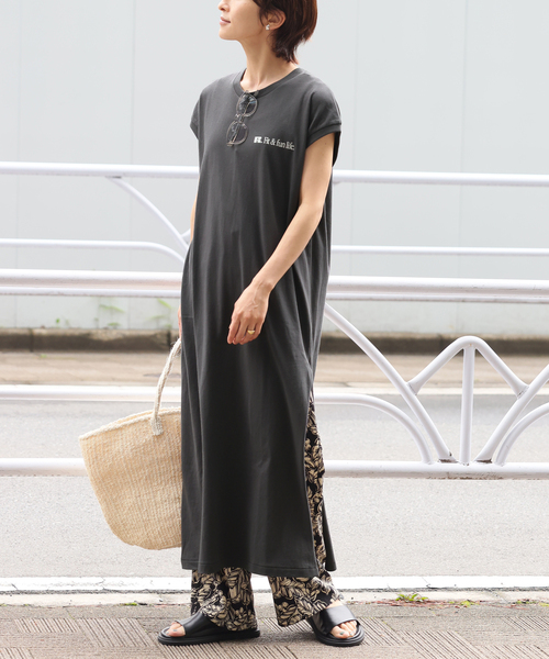 Russell Athletic（ラッセルアスレティック）の「【RUSSELL ATHLETIC】Bookstore Sleeveless OP：ワンピース（ワンピース・レディース・ホワイト/オレンジ/ブラック系その他・FREE）」の3枚目の写真