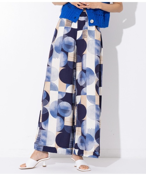 Settimissimo（セッティミッシモ）の「ITALY ジオメトリック柄 フレアパンツ（その他パンツ・レディース・ブラウン/ブルー・FREE）」の2枚目の写真