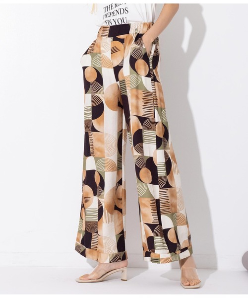 Settimissimo（セッティミッシモ）の「ITALY ジオメトリック柄 フレアパンツ（その他パンツ・レディース・ブラウン/ブルー・FREE）」の4枚目の写真