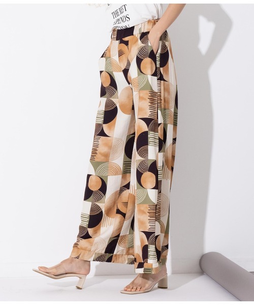 Settimissimo（セッティミッシモ）の「ITALY ジオメトリック柄 フレアパンツ（その他パンツ・レディース・ブラウン/ブルー・FREE）」の5枚目の写真