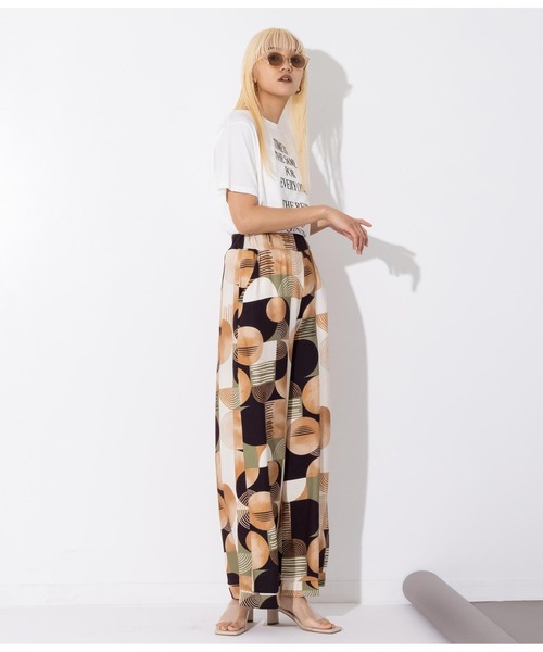 Settimissimo（セッティミッシモ）の「ITALY ジオメトリック柄 フレアパンツ（その他パンツ・レディース・ブラウン/ブルー・FREE）」の10枚目の写真