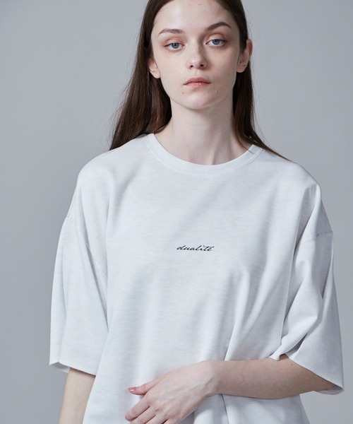 LUCY(ルーシー)の「LUCY/リバーシブルワンポイントT(Tシャツ/カットソー・メンズ・オフホワイト/ライトグレー/ブラック・MEDIUM/LARGE)」の2枚目の写真