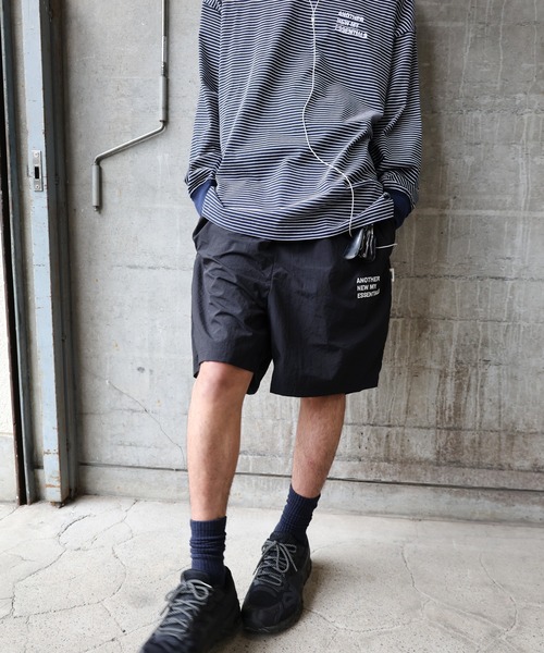 MARK＆LONA ナイロンパンツ　ショートパンツ　レインウェア　紺サイズM MARK＆LONA ナイロンパンツ ショートパンツ レインウェア 紺サイズM